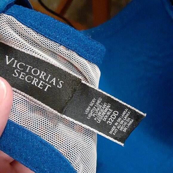 Victoria's Secret Very Sexy bra 80s Style Fishnet Plunge Underwire 32DD BLUE - Picture 6 of 6